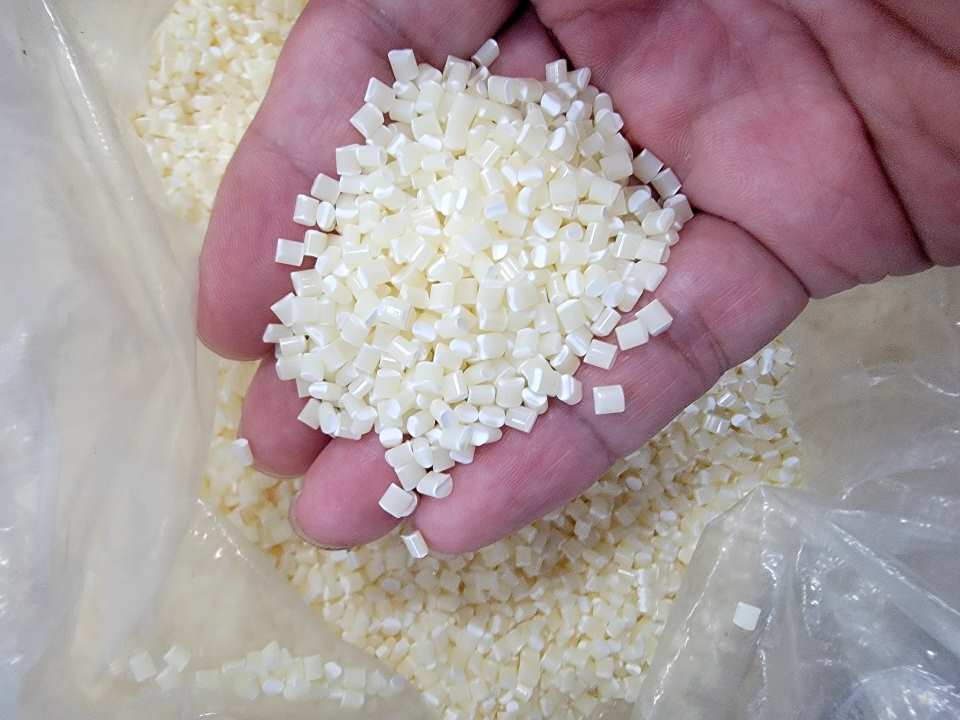 PE密度測定方法：比重瓶法適用於PE粉末或顆粒樣品。